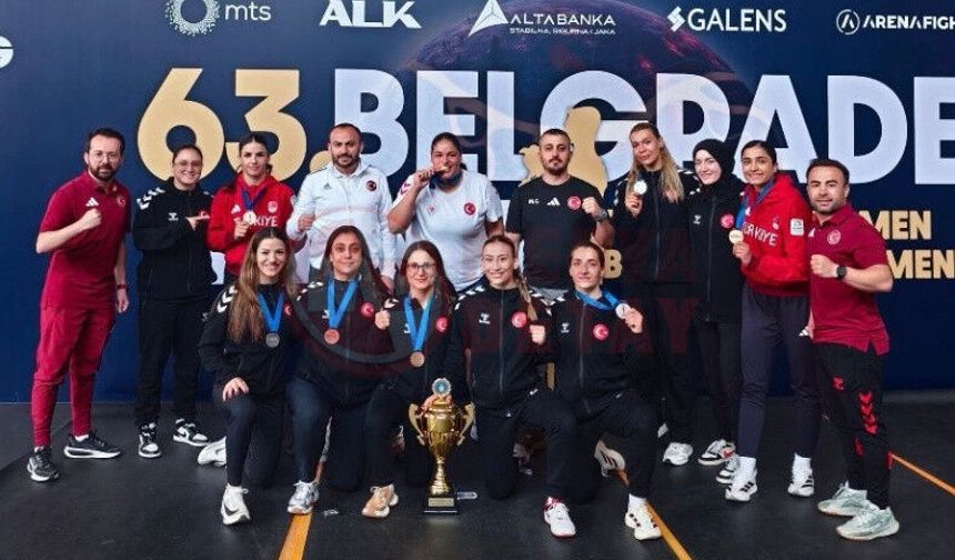 Sakarya boksta kürsüyü boş bırakmıyor
