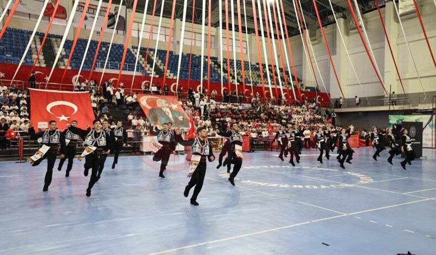Başkan Alemdar 19 Mayıs kutlamalarına katıldı