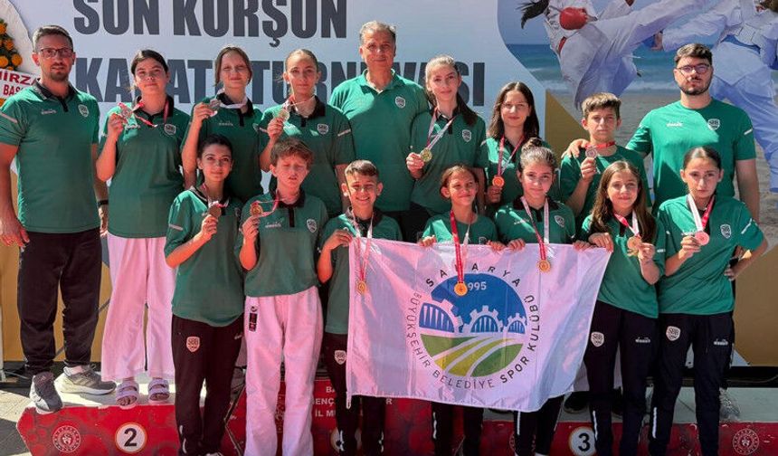Büyükşehirli sporculardan madalya yağmuru