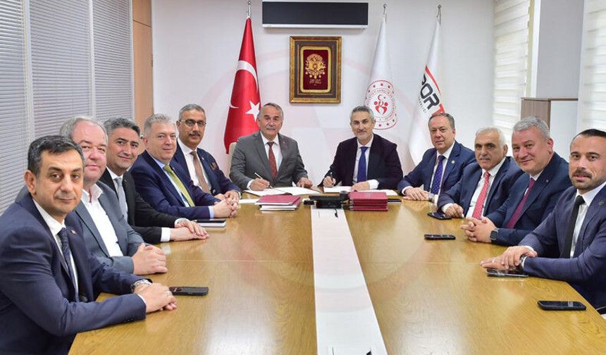Dört ilçeye spor ve gençlik yatırımı