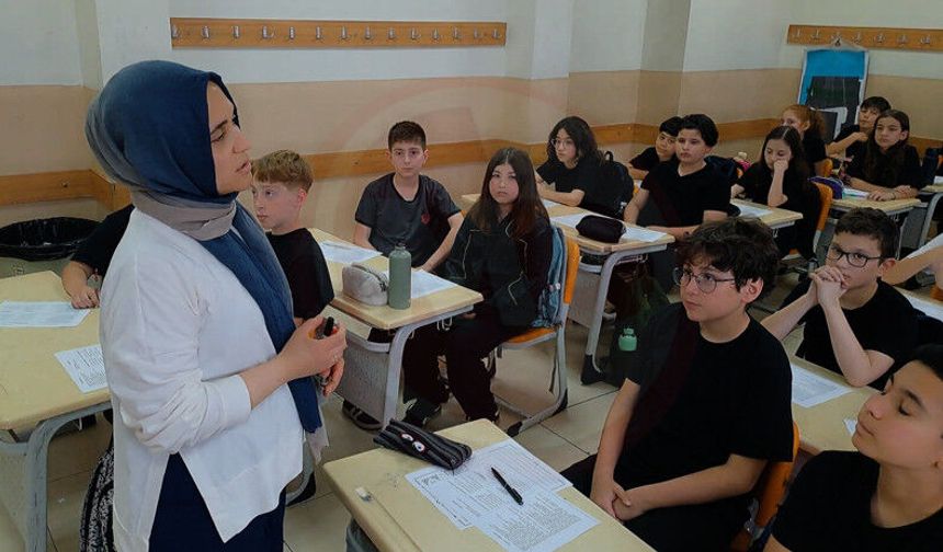 Öğrencilerden akran zorbalığına karşı kitaplı farkındalık