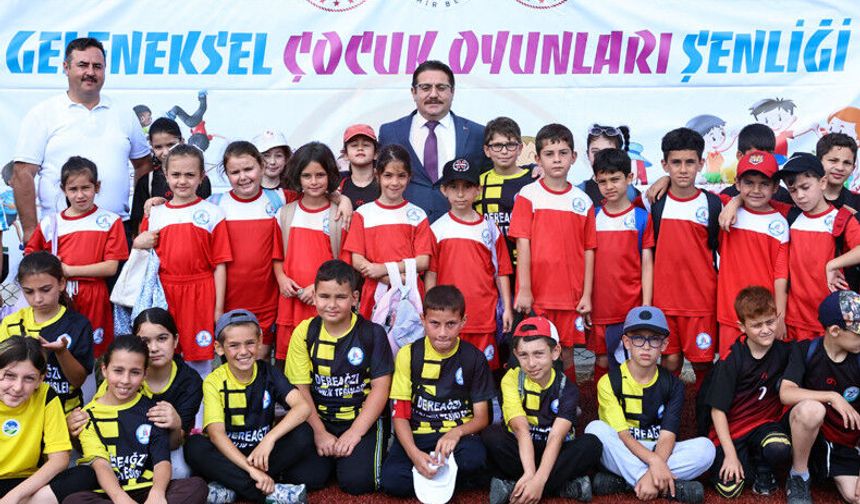Geleneksel Çocuk Oyunları Şenliği büyük ilgi gördü