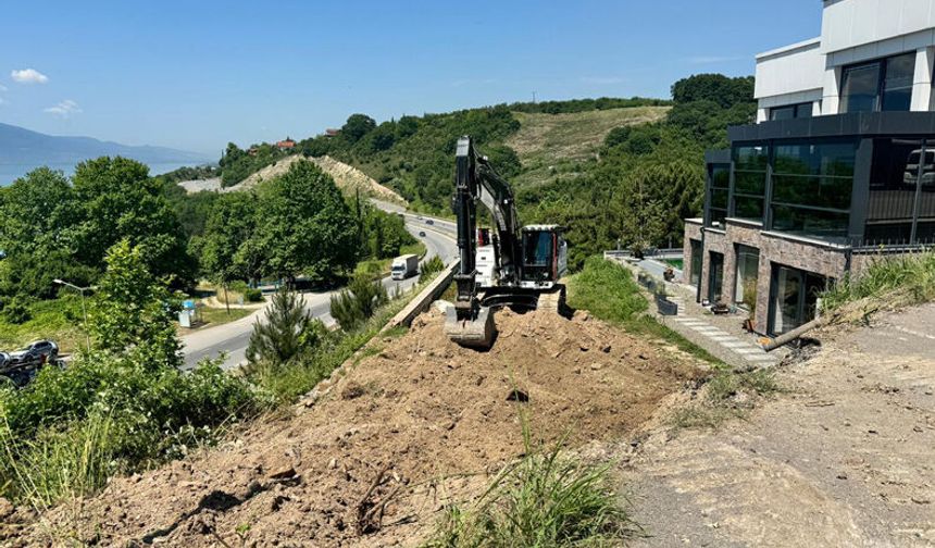 YOL İŞGALİNE BELEDİYE MÜDAHALESİ