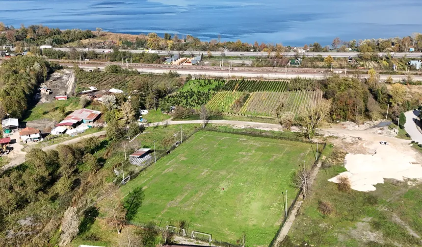 Kurtköy'e FIFA standartlarında futbol sahası inşa edilecek