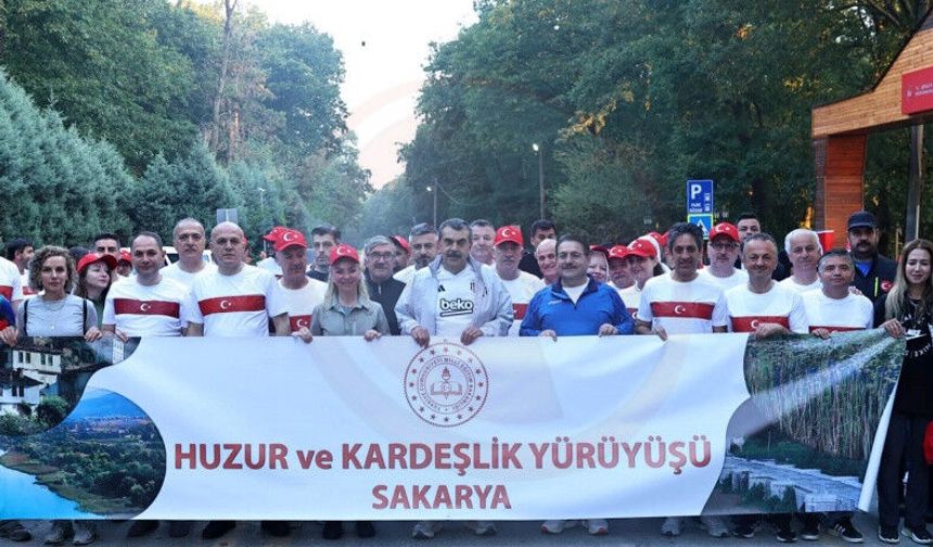 Bakan Tekin, Sakarya'da ‘Huzur ve kardeşlik' yürüyüşüne katıldı