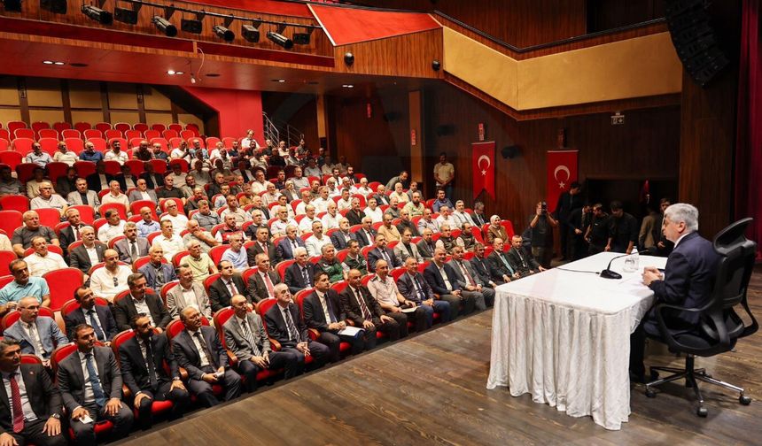MUHTARLARIN SORUNLARI AKM’DE MASAYA YATIRILDI