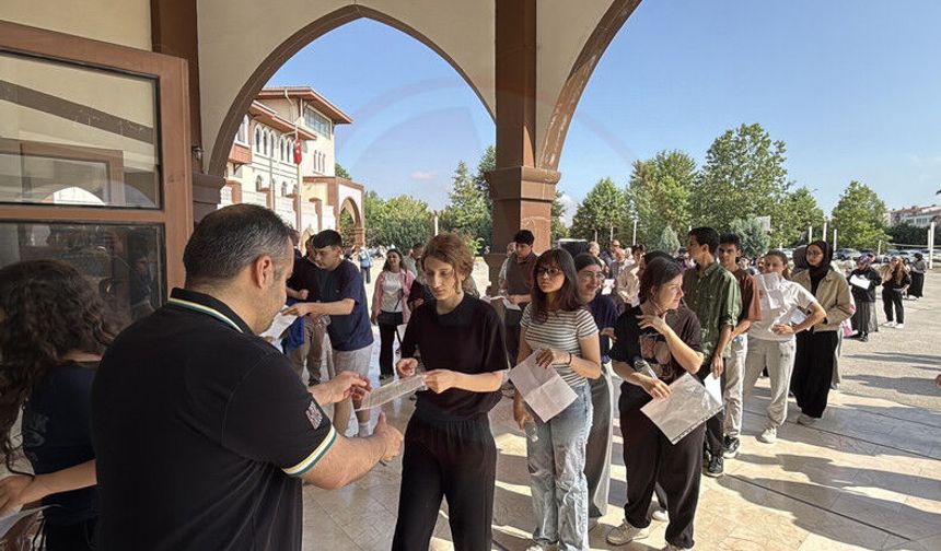 YKS'nin ilk oturumu yapıldı