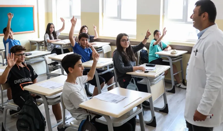 Resmi Gazete'de yayımlandı: Derslerin saatleri değişti!