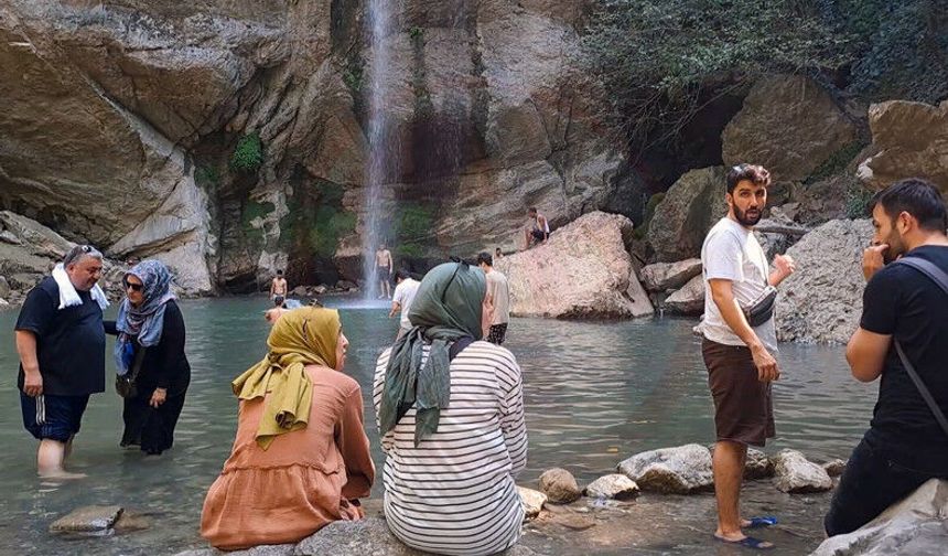 Doğançay şelalesi yazın gözdesi oldu