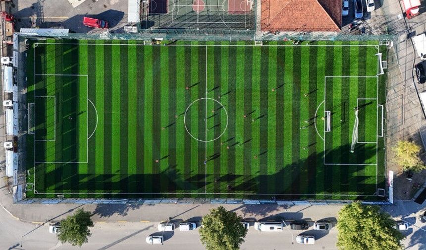 Harmanlıkspor'da Büyükşehir'in yenilediği zeminde ilk düdük çaldı