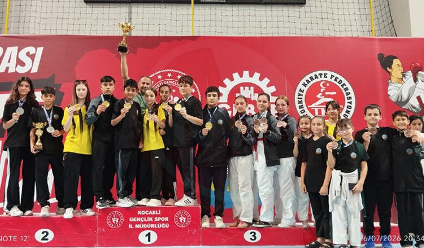 Serdivan Karate Takımı'ndan Gebze'de büyük başarı