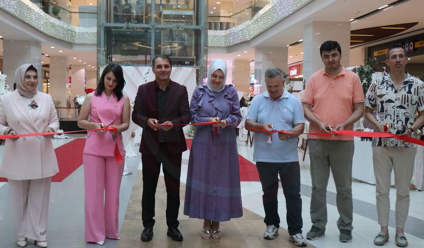 Günlerce emek vererek işledikleri ürünleri yurt dışına satıyorlar