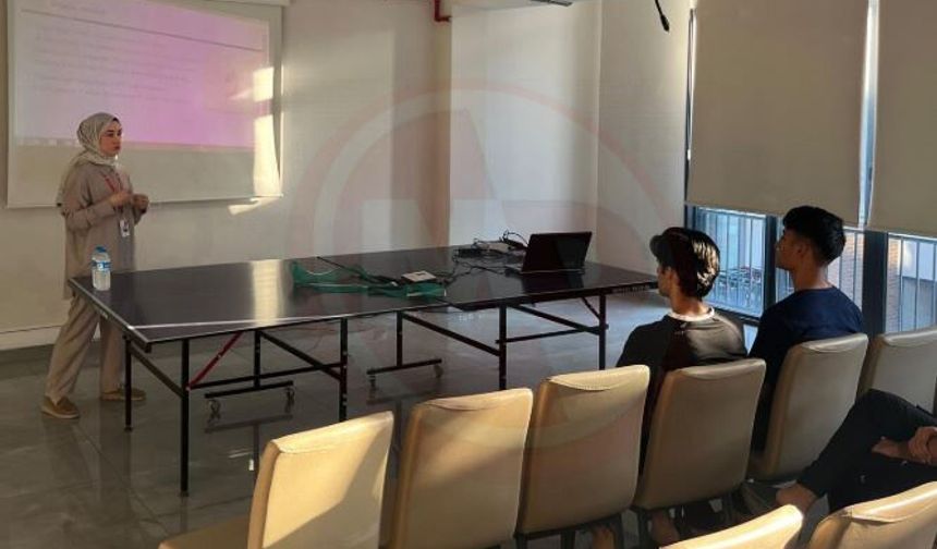 İlçe Sağlık Müdürlüğü KYK yurdunda riskli gruplara eğitim verdi