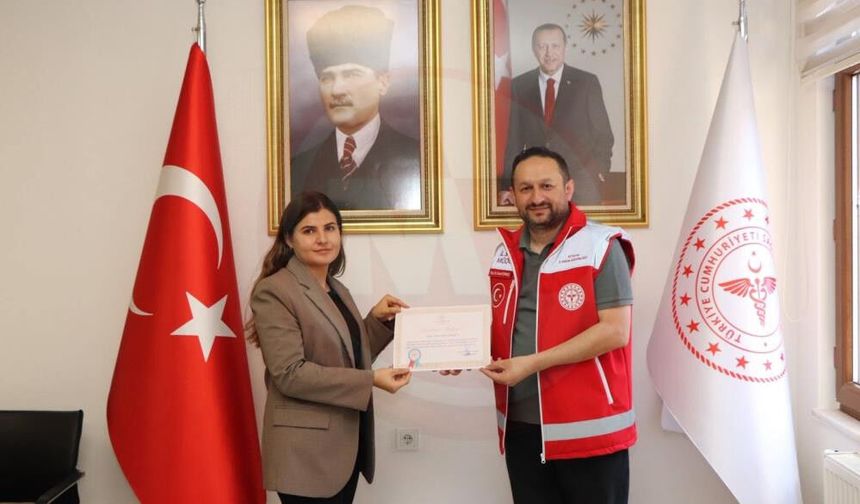 Kazada hayat kurtaran sağlıkçılar ödüllendirildi