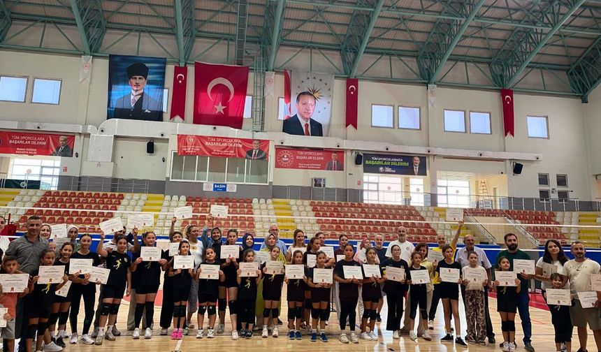 Hendek’te aileler file başında buluştu!