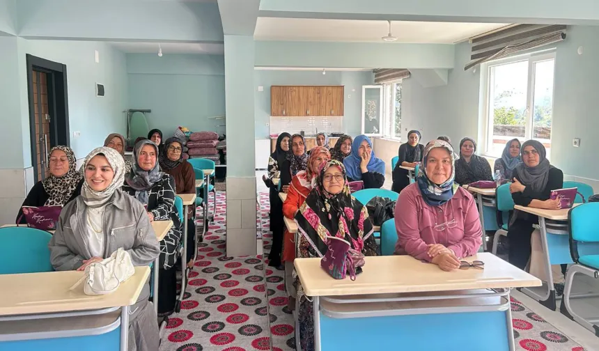 'Kadın Kadına' buluşmalar Akyazı'da sürdü