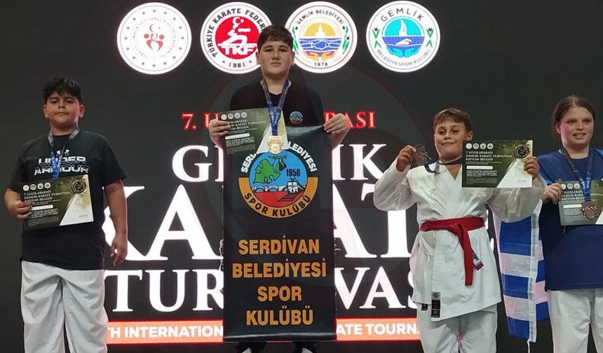 Serdivan’ın karatecileri Gemlik’te de dereceye doymadı