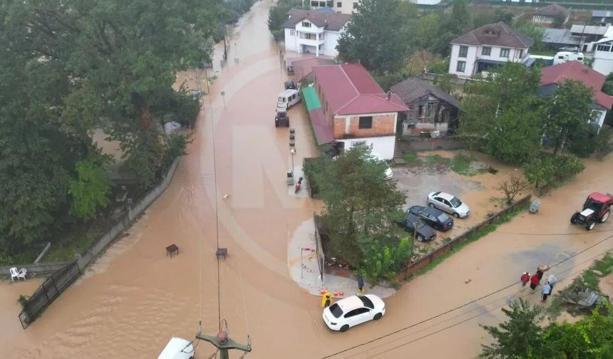Yağış bastırdı, Altındere–Akyazı yolu kapandı