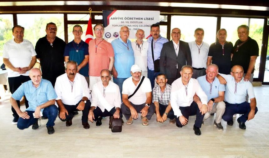 50 yıl önce okul sırasında başlayan dostluklarını tazelediler