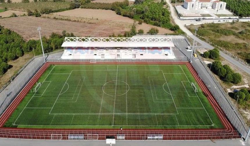 Batakköy futbol sahasına modern dokunuş!