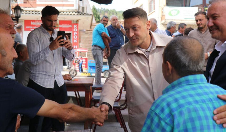 Mesut Özil’e Taraklı'da büyük ilgi
