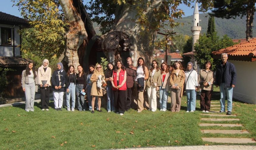 Akyazılı genç sağlıkçılar Taraklı’yı keşfetti