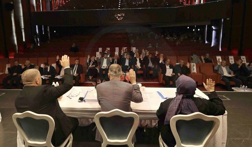Adapazarı’da çalışmalar dört bir koldan sürüyor