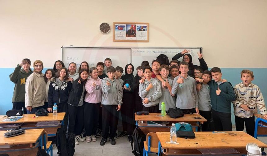 Ortaokul öğrencilerine akran zorbalığıyla mücadele eğitimi