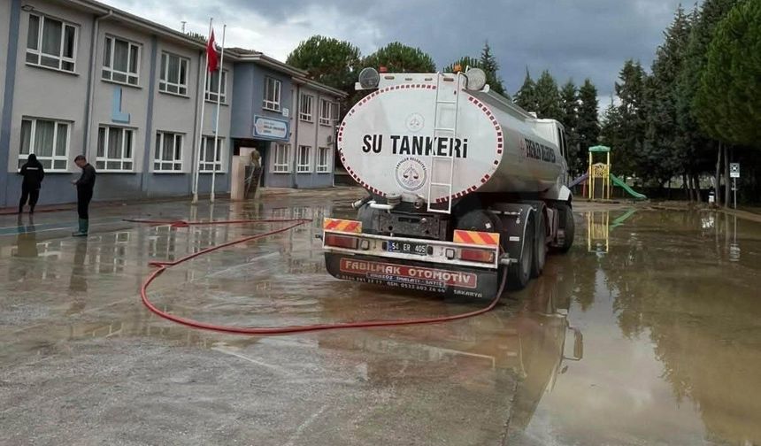 Erenler’de yağış sonrası  temizlik seferberliği!