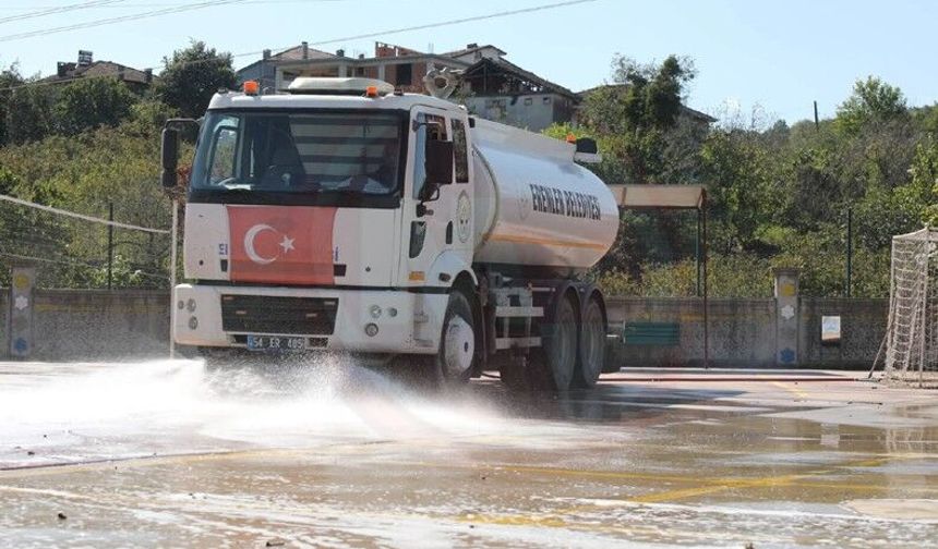 Erenler belediyesi yağış sonrasında da sahada