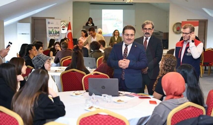 Çocuklar ve gençler iklim geleceği için buluştu