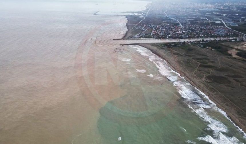 Karadeniz’in rengi değişti