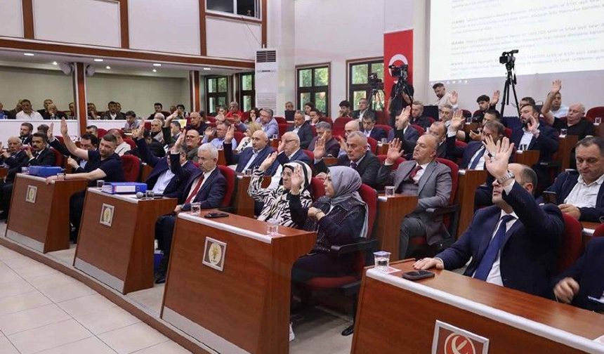 153 kırmızı dolmuş taksiye dönüşüyor