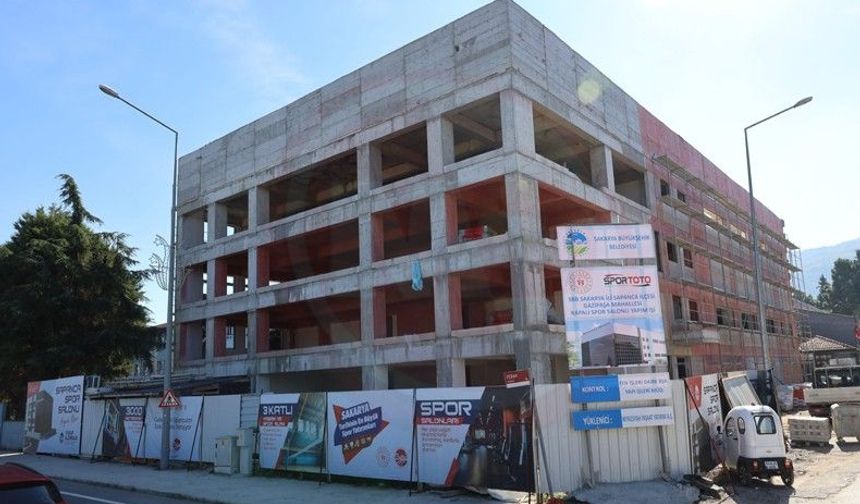 Sapanca’da gençlerin yeni merkezi yükseldi