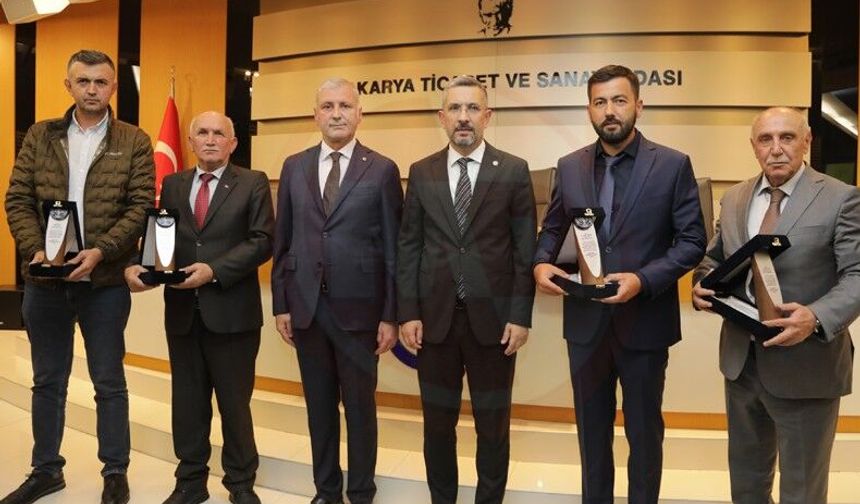 SATSO meclis üyeleri son mecliste plaketle onurlandırıldı