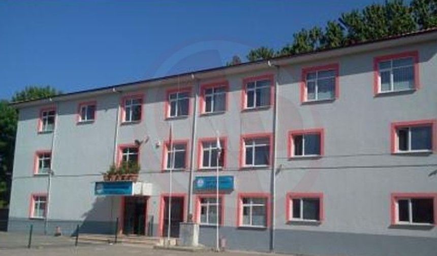 Karasu ilçesinde iki okul yarın tatil!