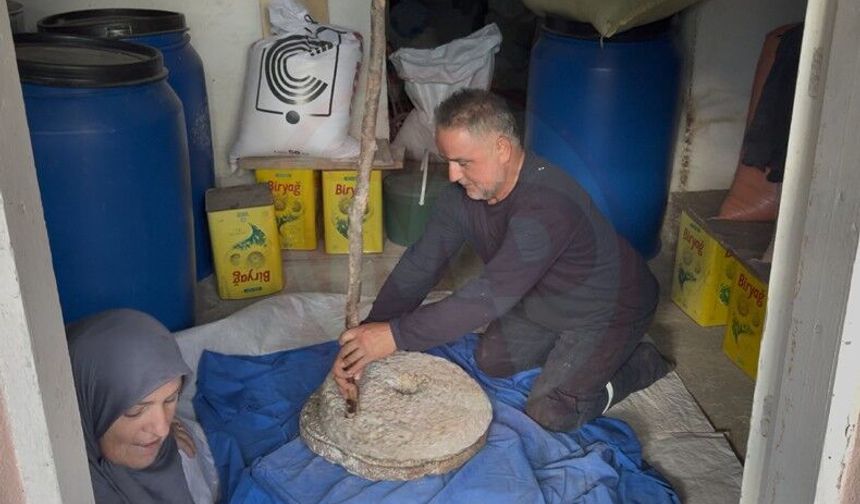 90 yıllık gelenek taş değirmende yaşatılıyor!