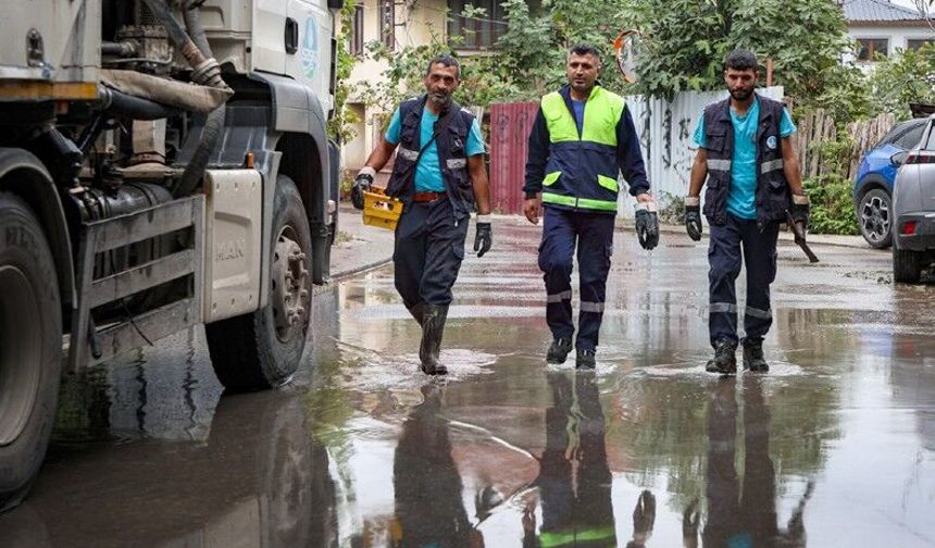 Sağanak yağışın izleri siliniyor