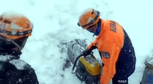 afaddan_kar_altinda_nefes_kesen_tatbikat3