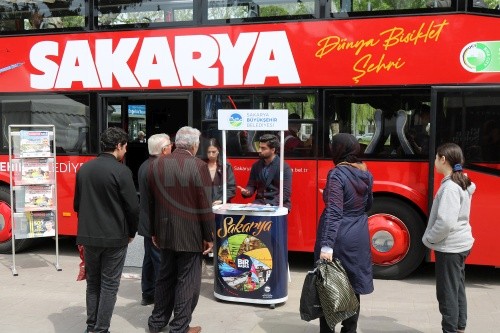Buyuksehirin_ustu_acik_otobusu_bayram_sonrasi_yola_cikiyor (4)