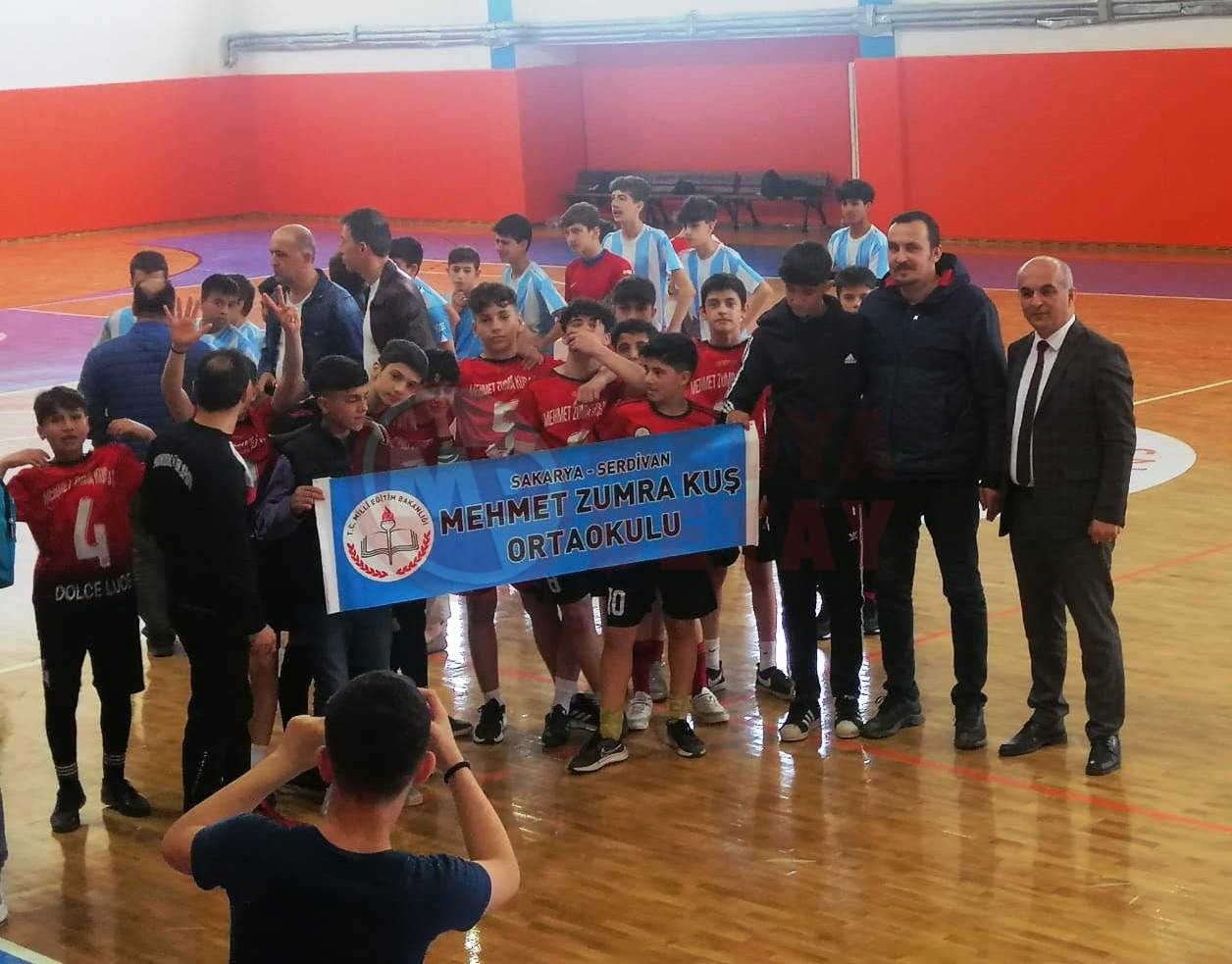 Futsal şampiyon Mehmet Zumra Kuş Ortaokulu (3)