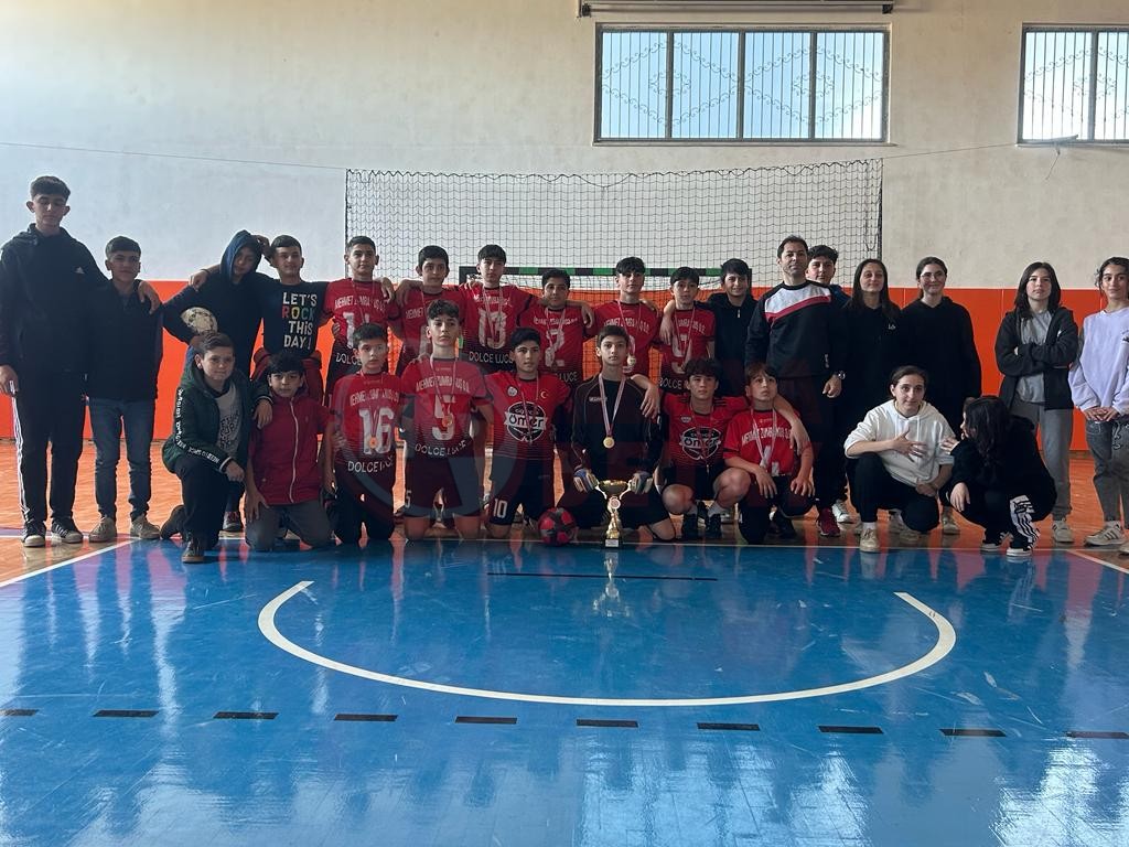 Futsal şampiyon Mehmet Zumra Kuş Ortaokulu (5)