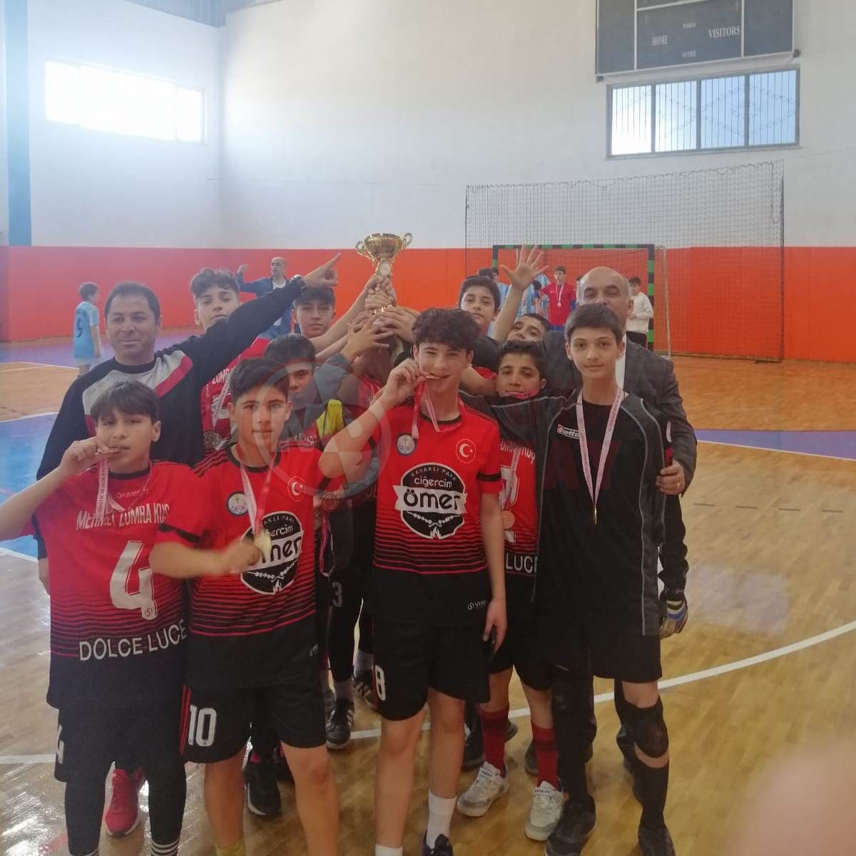 Futsal şampiyon Mehmet Zumra Kuş Ortaokulu (8)