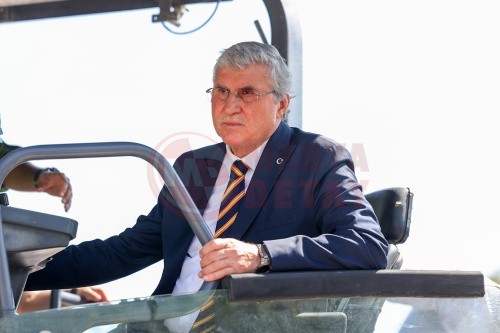 Akyazi_merkezindeki_o_cadde_yepyeni_bir_yuze_kavustu (3)