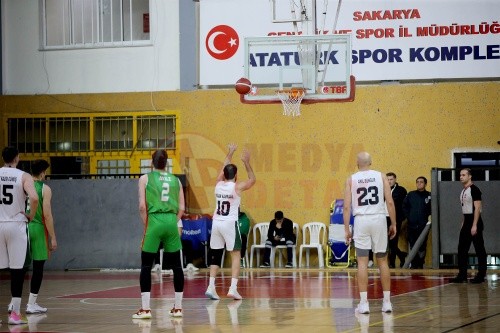 Buyuksehir_Basketbol_Farkla_Kazandi (2)