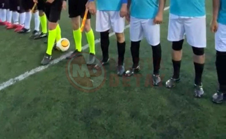 Futbolculardan Kara Lastikli Protesto1 (2)