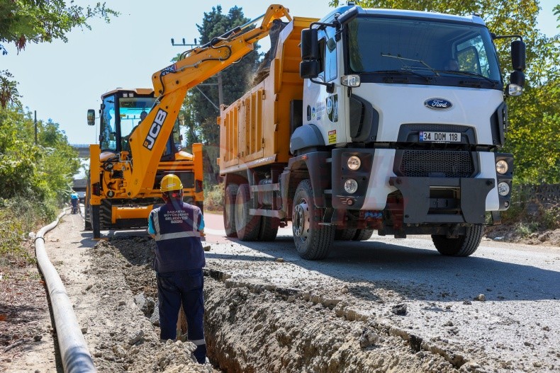 Buyuksehir 4 Mahallenin Icme Suyunu Sondajla Yerin Altindan Cikardi (2)