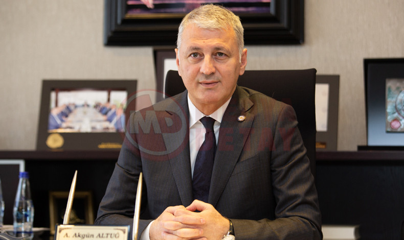 Akgun Altug Yeni Yil Mesaji