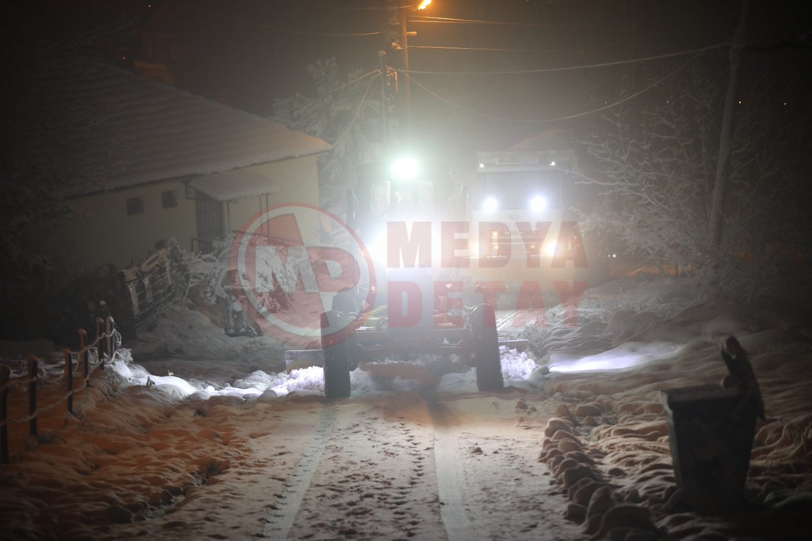 Erenler De Yollar Güvenli̇ (3)