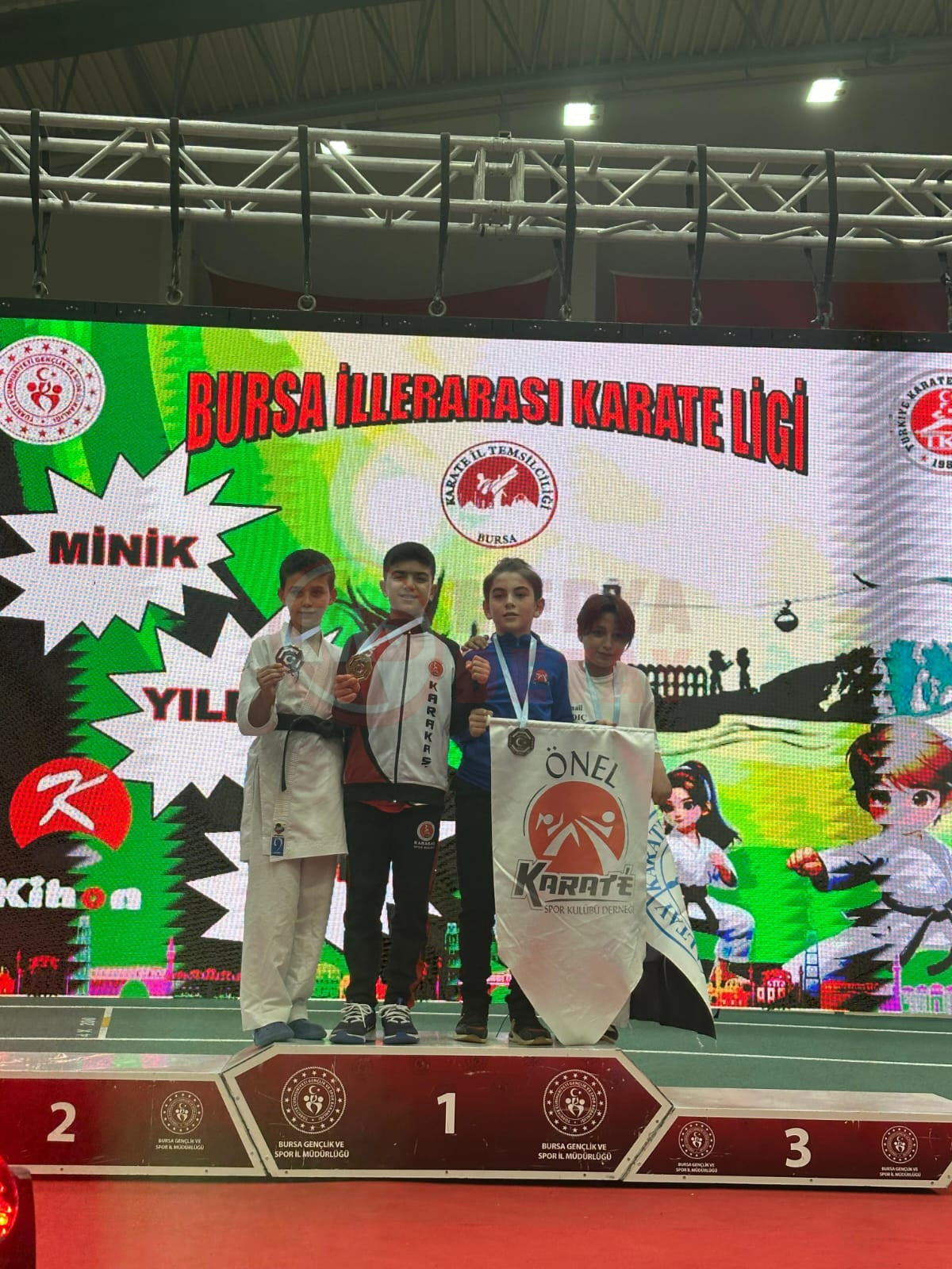 Geyveli̇ Karateci̇ler’den Bi̇r Şampi̇yonluk Bi̇r İki̇nci̇li̇k (4)